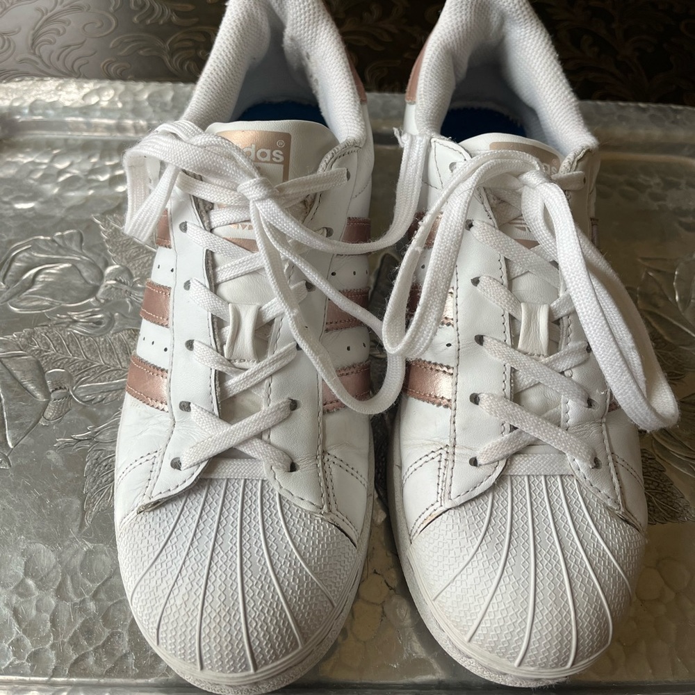 Women's Adidas Originals Superstar Rose Gold Metallic Sneakers - Picture 4 of 7